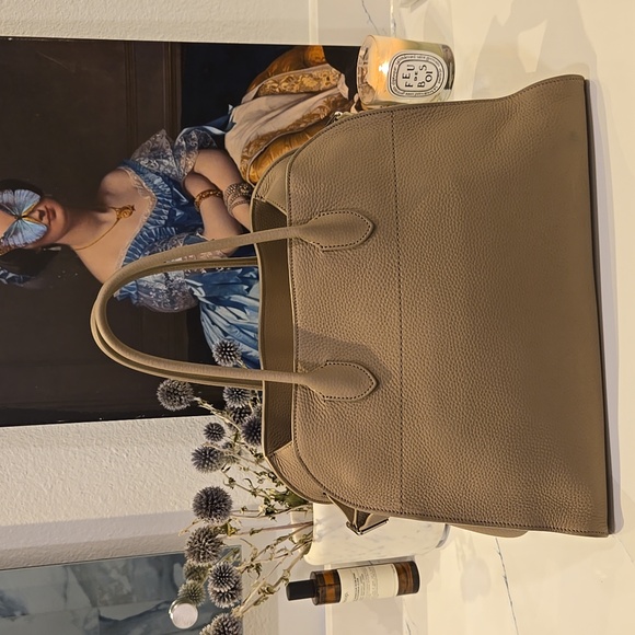 The Row Margaux 15 Soft Grained Leather Taupe Top Handle Bag Rare Authentic GUC - Picture 1 of 12